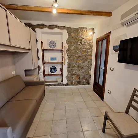 Mini Casa Per Brevi Soggiorni - Rione Due Strade * ラ・マッダレーナ